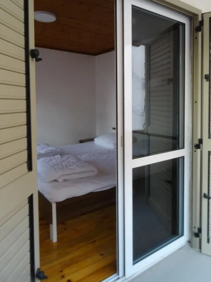 Buff Hostel تيرانا